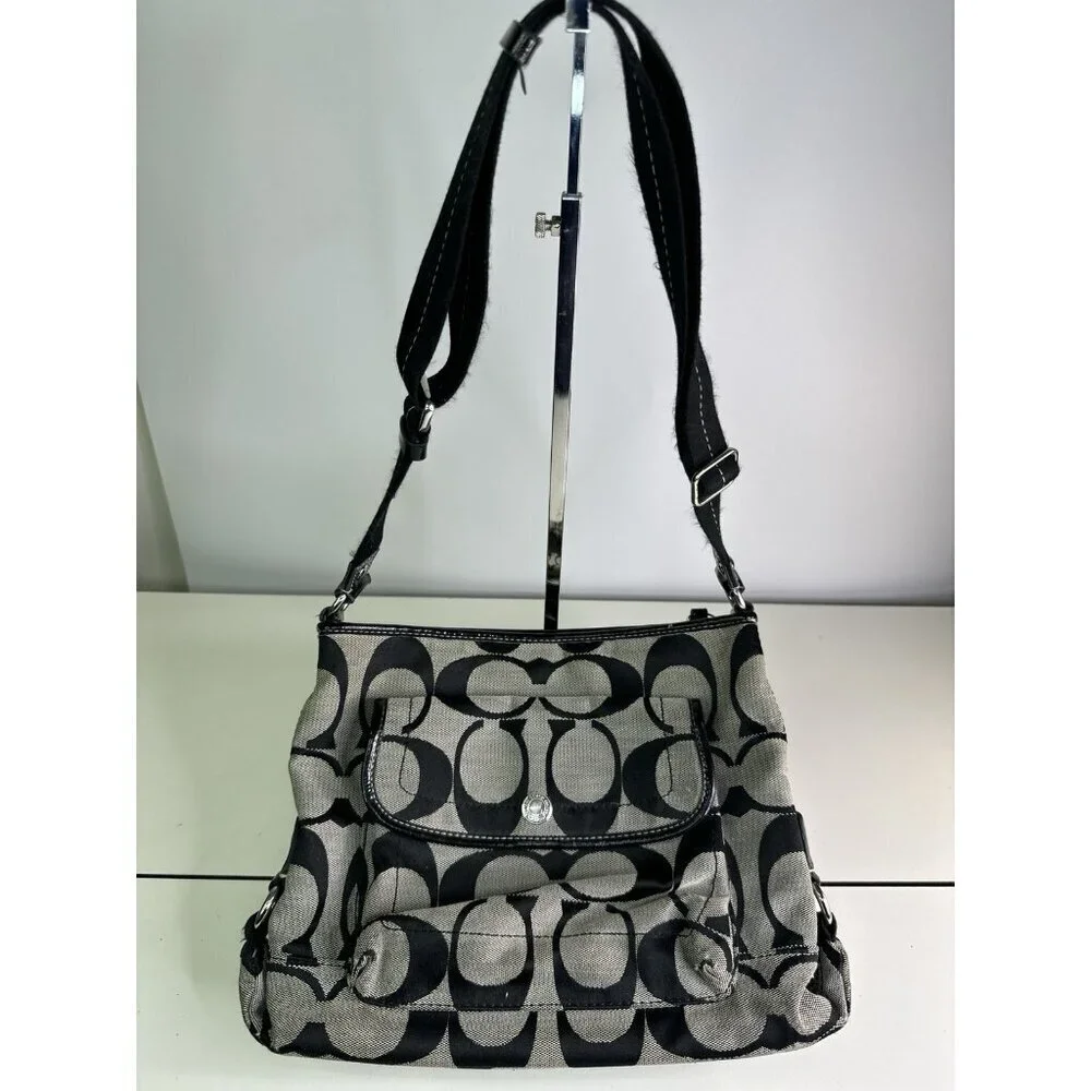 Coach Signature Shoulder Bag With Charm F16558 Black Beige /Uo Women'S